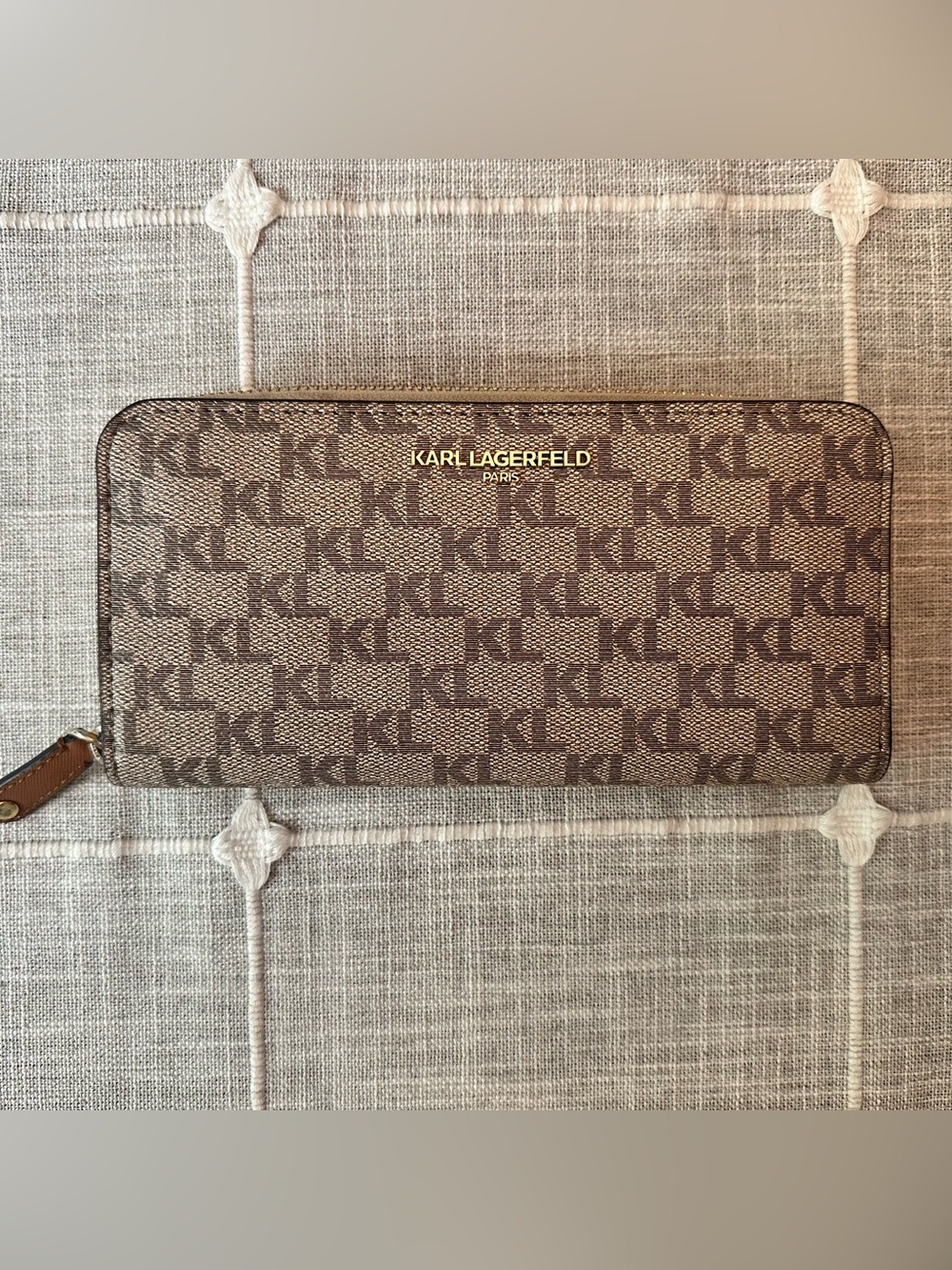 Karl Lagerfeld Paris Monogram Zip Wallet New Without Tags